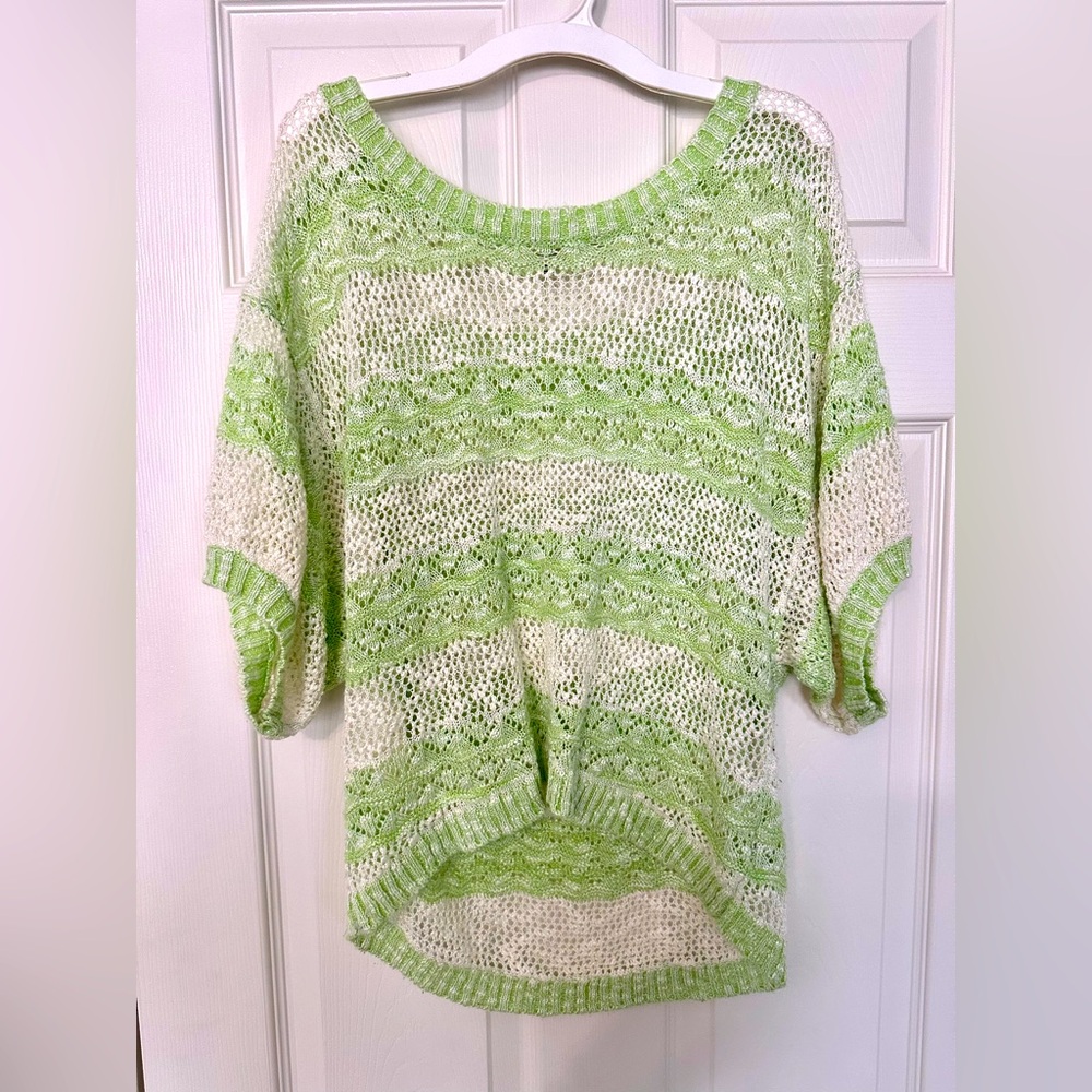 Women’s Green & White Size Medium Crochet Top